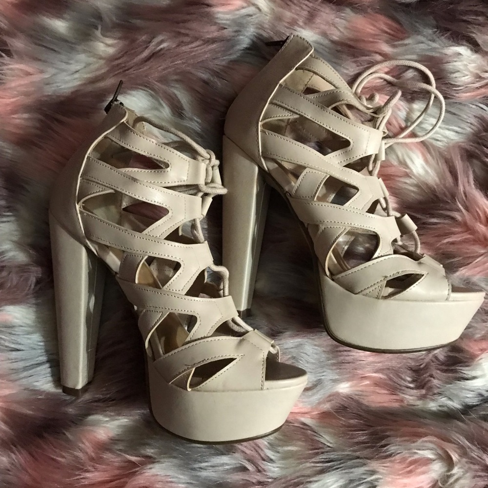 Nude pink open toed laced heels
